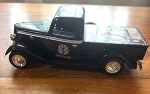 Liberty Classics Diecast Bank - 1935 Ford Pickup schwarz New Holland Weihnachten - Bild 1 von 8