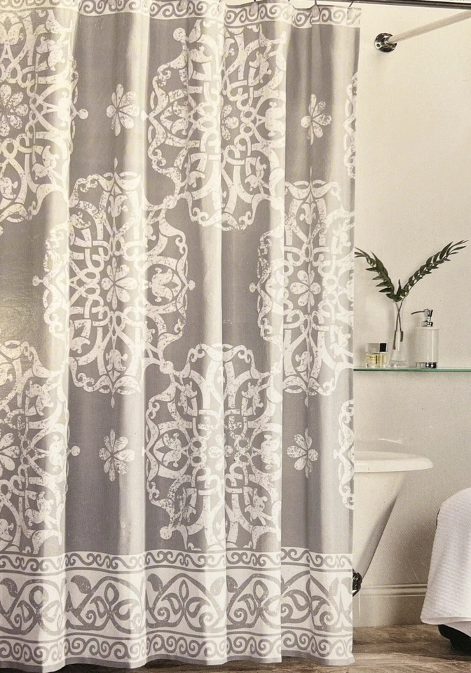 Занавеска для душа из ткани пейсли Tahari Home Grey Medallion - Изображение 1 из 2