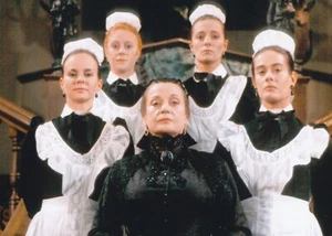 Sylvia Syms Unsigned photo - Doctor Who - Donation to Cancer Charity *50 - Imagen 1 de 1