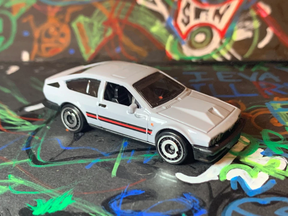 Hot Wheels Alfa Romeo GTV6 3.0 Foto 1 de 1