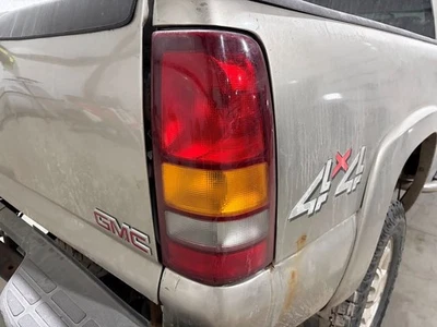 2003 GMC Sierra 250 RH Tail Light Assembly OEM Used Sun Faded 166-02570R Foto 1 de 4