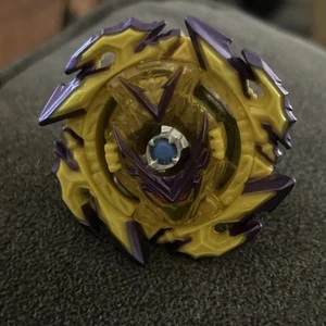 Beyblade Burst Speed Storm Spear Valtryek V6 mit Random Launcher Anime Bey Toy - Bild 1 von 3