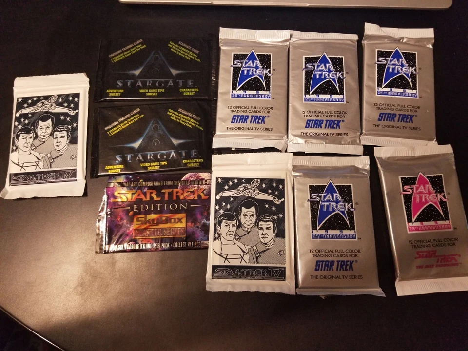 Lote de (10) paquetes de tarjetas selladas de Star Trek y Star Gate - 1987, 1991, 1993, 1994 Foto 1 de 1