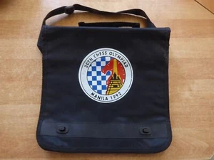 Umhänge/-tragetasche (40 x 35 cm) mit Emblem der Schacholympiade Manila 1992 - Bild 1 von 2