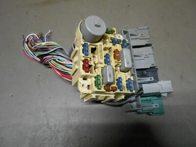 94 1994 Ford Tempo 4 portas 2.3L 2.3 caixa de fusíveis montada interna - caixa de fusíveis - Imagem 1 de 4