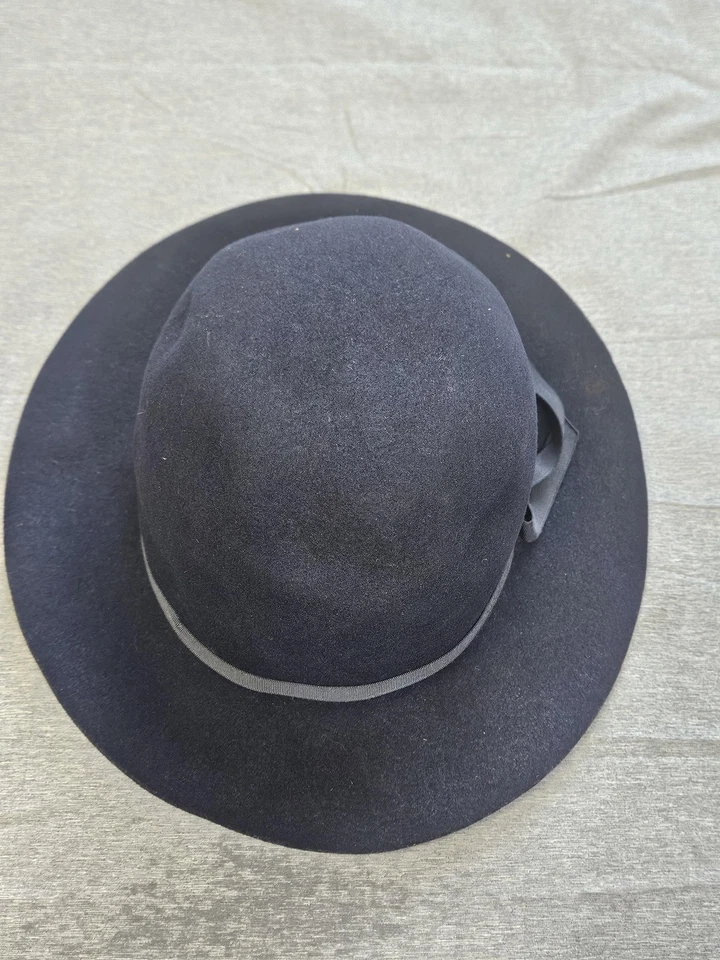 Sombrero Dorfman Pacific Cloche Ajustado Mujer Mediano Negro Lana Fieltro Cinta Hecho en EE. UU. Foto 1 de 4