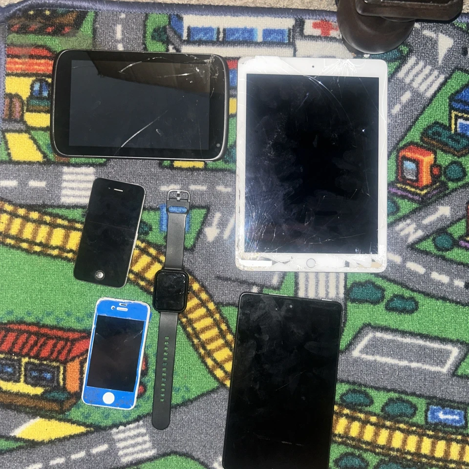 Lote de piezas de dispositivos Apple solo sin probar Foto 1 de 2