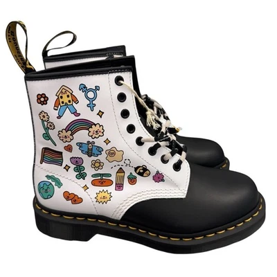 NUEVAS Botas de Combate Dr Martens 1460 Wednesday Holmes For Pride Cuero 7M/8W Foto 1 de 4