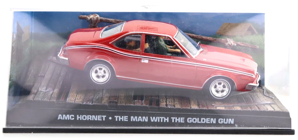 AMC Hornet The Man With The Golden Gun James Bond 1:43 Diecast Car + Magazine - Image 1 of 3