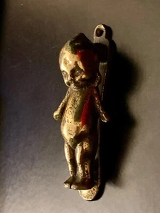 Antique Brass Rose O'Neill Kewpie Doll Baby Cherub Door Knocker In VGC 7.5cm 58g - Picture 1 of 7