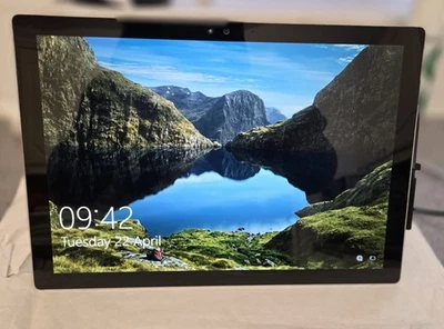 Microsoft Surface Pro 4, Intel Core i5, 128GB, Silver - Good Condition - Image 1 of 4