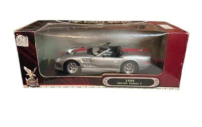 Road Sig Edición Deluxe 1999 Shelby Serie 1 Plata Diecast 1:18 Caja Dañada Foto 1 de 4