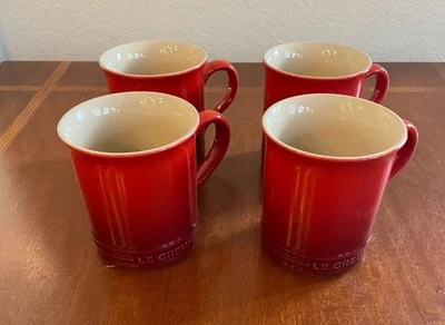 Juego de 4 tazas de gres Le Creuset 14 oz rojo cereza Cerise NUEVO Foto 1 de 4