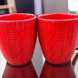 2 Textured Ceramic Red Cable Knit Sweater Coffee Mugs Cups Royal Norfolk - Picture 1 of 8