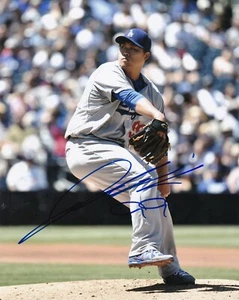 HYUN JIN RYU LOS ANGELES DODGERS ACTION SIGNED 8x10 - Picture 1 of 1