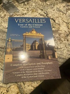 Versailles: Tour of the Chateau Gardens and Trianon 1995 Tour Guide Book Art Lys - Picture 1 of 18