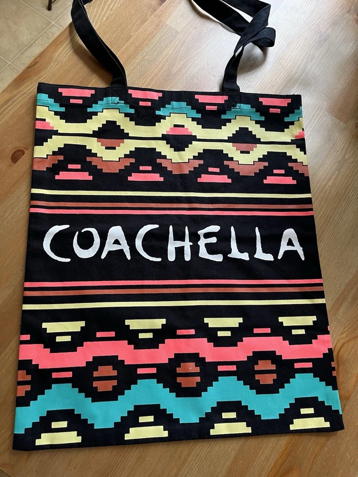 Bolso de Mano Coachella H&M. Muy lindo. Lavable. Excelente usado. Foto 1 de 4