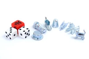 Figuras Y Dados De Monopoly (Plata, Incl. Dado De Velocidad, Versión Con Gato) - Imagen 1 de 2