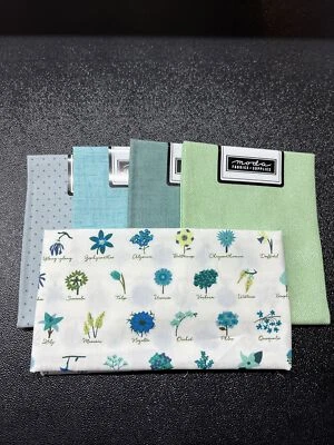 Five fat quarter bundle - Image 1 of 2