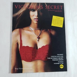 Victoria's Secret Katalog Das Modebuch 2001 Band 3 Nr. 1 Tyra Banks - Bild 1 von 10
