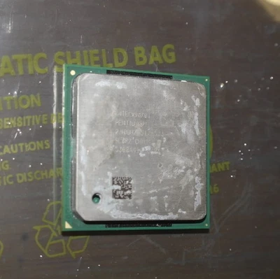 CPU Intel Pentium4  SL6RZ 2.40GHZ socket 478 - Image 1 of 2