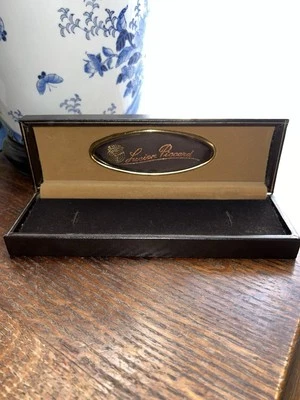 Estuche de reloj Lucien Piccard solo con paños de limpieza almacenamiento plano rectangular Foto 1 de 4