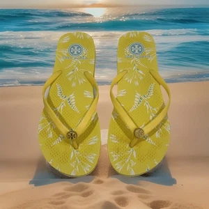 Sandalias de playa de verano Tory Burch talla 7 amarillas con logotipo esmaltado - Imagen 1 de 9
