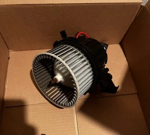 2013 - 2017 AUDI S5 OEM FRONT HVAC A/C HEATER BLOWER MOTOR - Picture 1 of 2