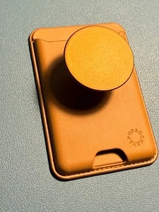 PopSockets Softgoods Phone Wallet+ For MagSafe, Holds 3 Cards - Cognac Brown - Zdjęcie 1 z 4
