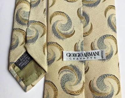 Corbata de seda Giorgio Armani crema/amarillo claro.Hecha en Italia 🇮🇹 Foto 1 de 4
