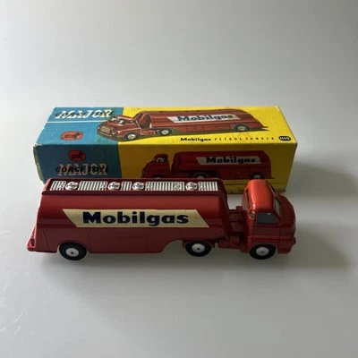 Corgi Toys majortoys 1110 Big Bedford Mobilgas Tanker Original With Box - Image 1 of 4