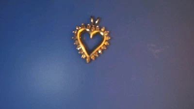 Пентант в форме сердца из золота и бриллиантов - Изображение 1 из 4