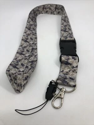 NEW Camouflage I.D. Retainer Lanyard 22” removable Lobster Claw Clip  phone loop - Imagem 1 de 4