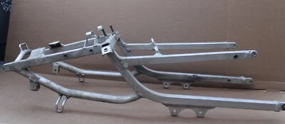 Subchasis usado de fábrica OEM Suzuki GSXR750 2000 2001 2002 2003 Foto 1 de 4