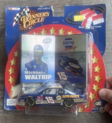 Nuevas tarjetas de coleccionista Winners Circle 2002 doble platino Michael Waltrip #15 1:43 Foto 1 de 4