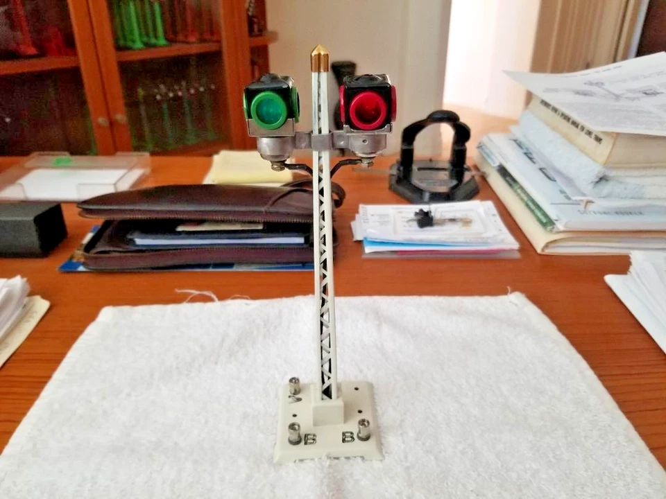 Lionel Prewar #76 Block Signal, Restored VERY NICE - Image 1 of 4