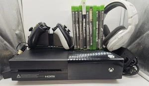 Microsoft Xbox One Console 1Tb Bundle - 2 Controllers, Dock, Headset, 10 Games - Picture 1 of 14