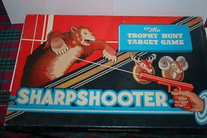 VINTAGE 1955 THE TROPHY HUNT TARGET GAME by CADACO  - Picture 1 of 4