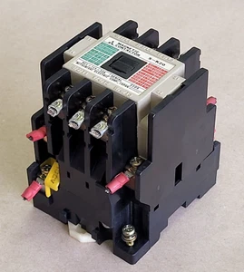 CONTACTOR MAGNÉTICO MITSUBISHI S-K20 BOBINA 100V - Imagen 1 de 7