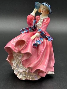 Vintage Royal Doulton “Top o’the Hill” HN1849 Retired Excellent Condition - Picture 1 of 9