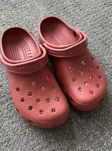 Crocs mens 9 new W Tags. Strawberry Wine - Picture 1 of 7
