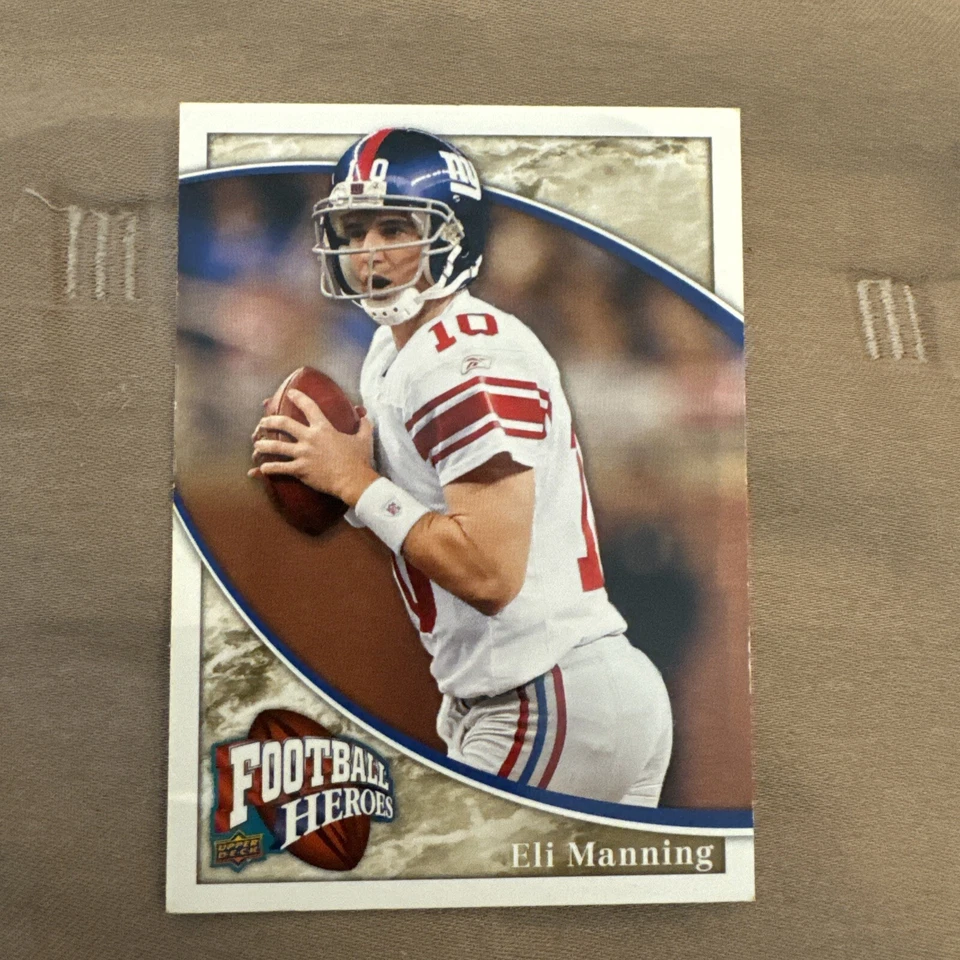 2009 UPPER DECK FOOTBALL HEROES ELI MANNING # 42 - Image 1 of 4