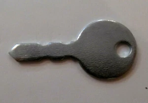 FORDSON TRACTOR (various, see listing); IGNITION KEY - Picture 1 of 1