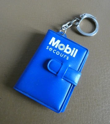 Ancien porte clé Mobil Carnet de Secours Automobile Garage Huile Station. Ann.60 - Photo 1/4
