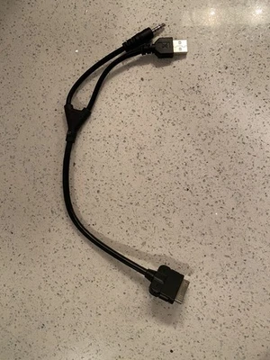 2011-2014 Maserati Quattroporte GranTurismo Interface iPod iPhone 30-Pin Cable - Imagem 1 de 2