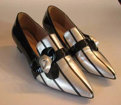 WOMEN'S mod style black white striped patent heels bow accent sz 42 EU 11 US - Image 1 of 4