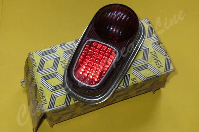 雷诺 Dauphine 尾灯右侧。 原始设备制造商,NOS。 — 第 1/4 张图片