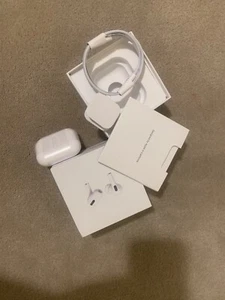 Apple AirPods Pro 2ème génération avec étui de charge sans fil MagSafe (USB-C)... - Photo 1 sur 5