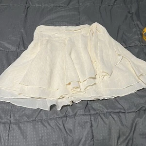 Aerie Wrap Mini Skirt Cream With Pattern NWT New Juniors Size Small - Picture 1 of 9