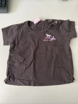 Tshirt braun 62/68 mit Knopfleiste an der Schulter und Aufdruck - Bild 1 von 2